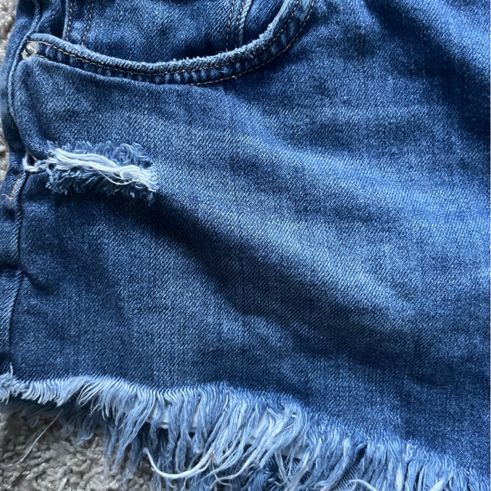Super cute Free People We The Free Loving Good Vibrations Cutoffs in mid indigo! - Picture 8 of 9